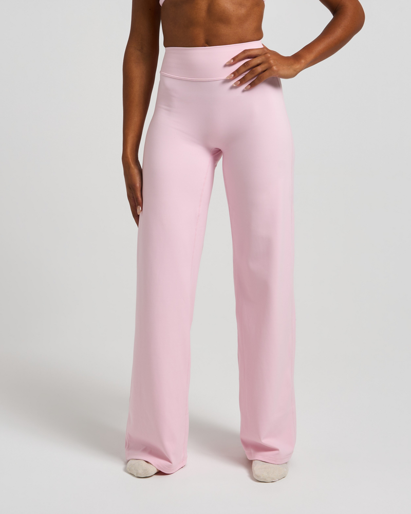 SKNCLOUD™ Straight Leg Leggings with White Logo - Ballerina Pink